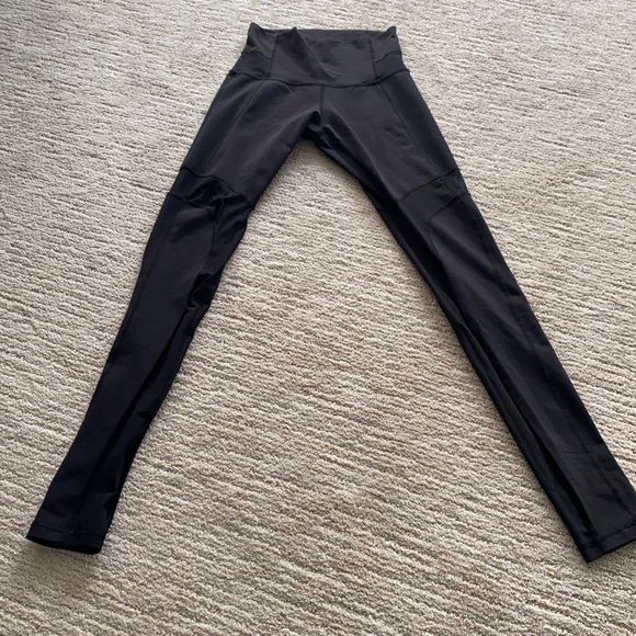 Lululemon mesh leggings - Picture 2 of 3